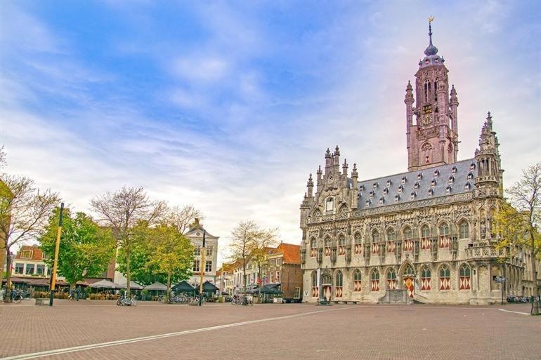 Ruime studio 'In de drie koningen' in hartje Middelburg Buitenkant foto