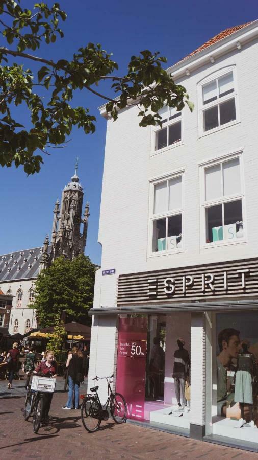 Ruime studio 'In de drie koningen' in hartje Middelburg Buitenkant foto